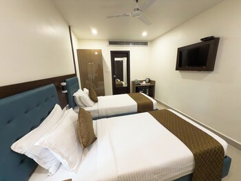 hotel landridge hitech city