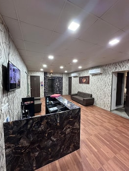 hotel gokul solitaire surat