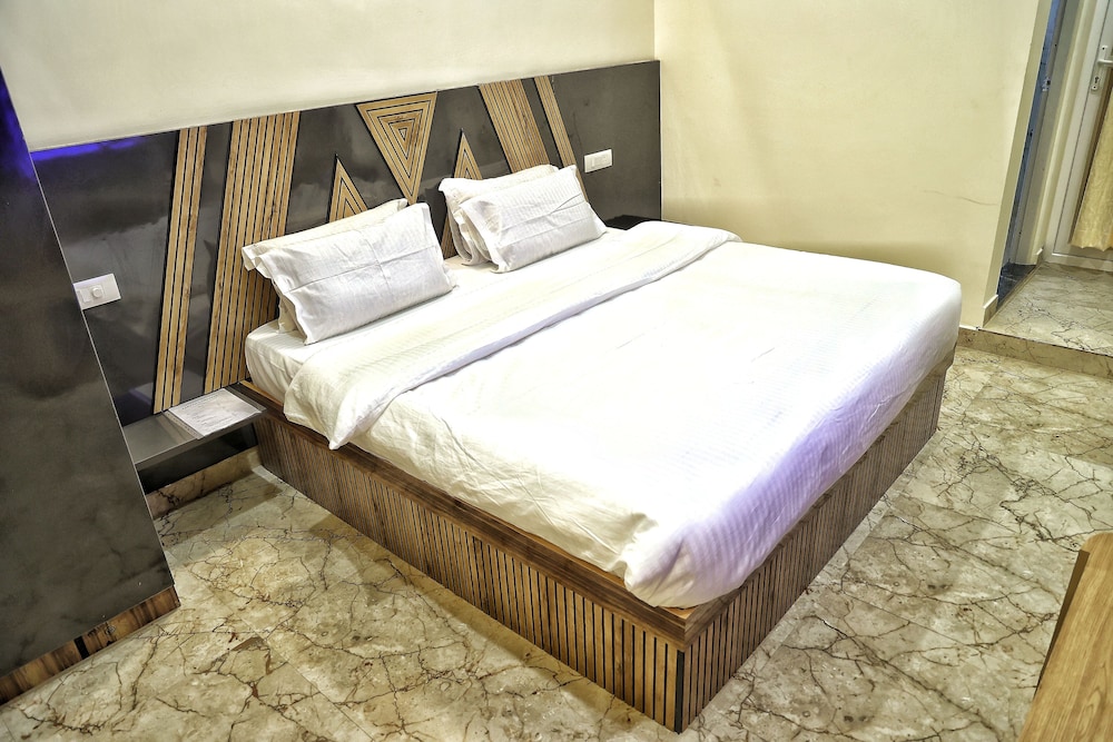 hotel aaryan comforts