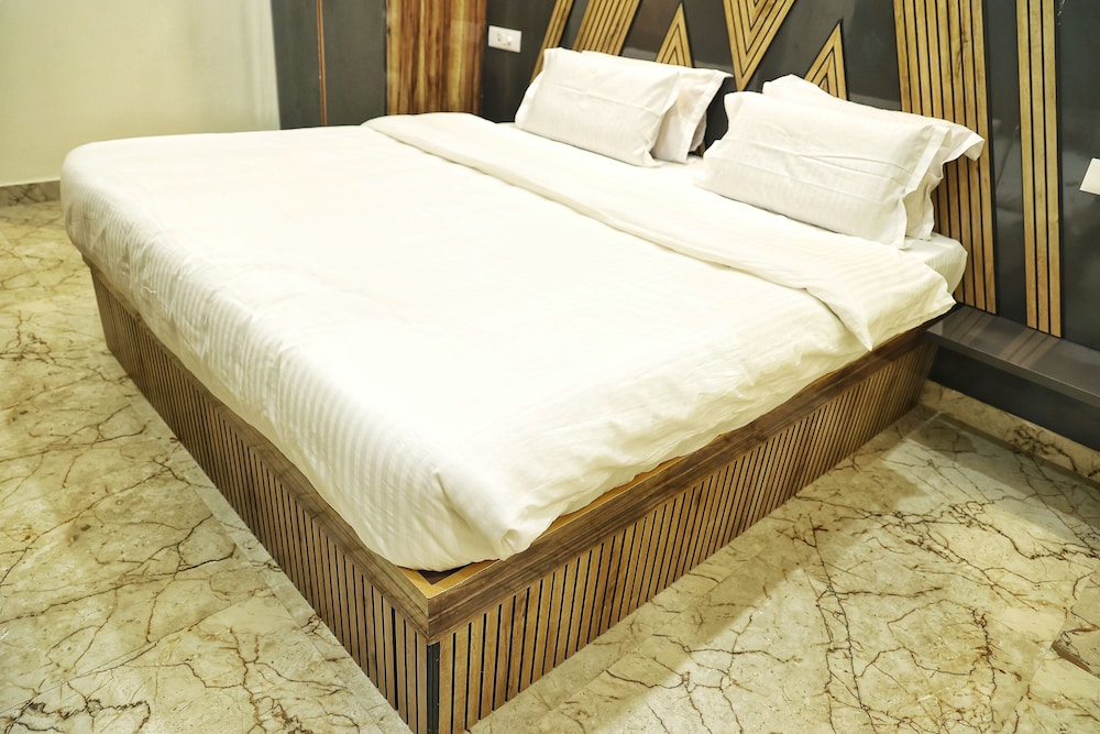 hotel aaryan comforts