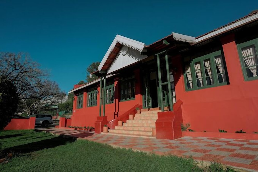 lakefront home hotel