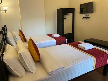 lakefront home hotel