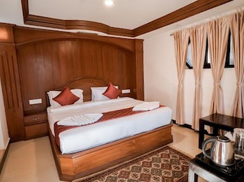 lakefront home hotel