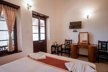 lakefront home hotel