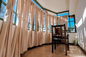 lakefront home hotel