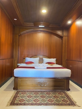 lakefront home hotel