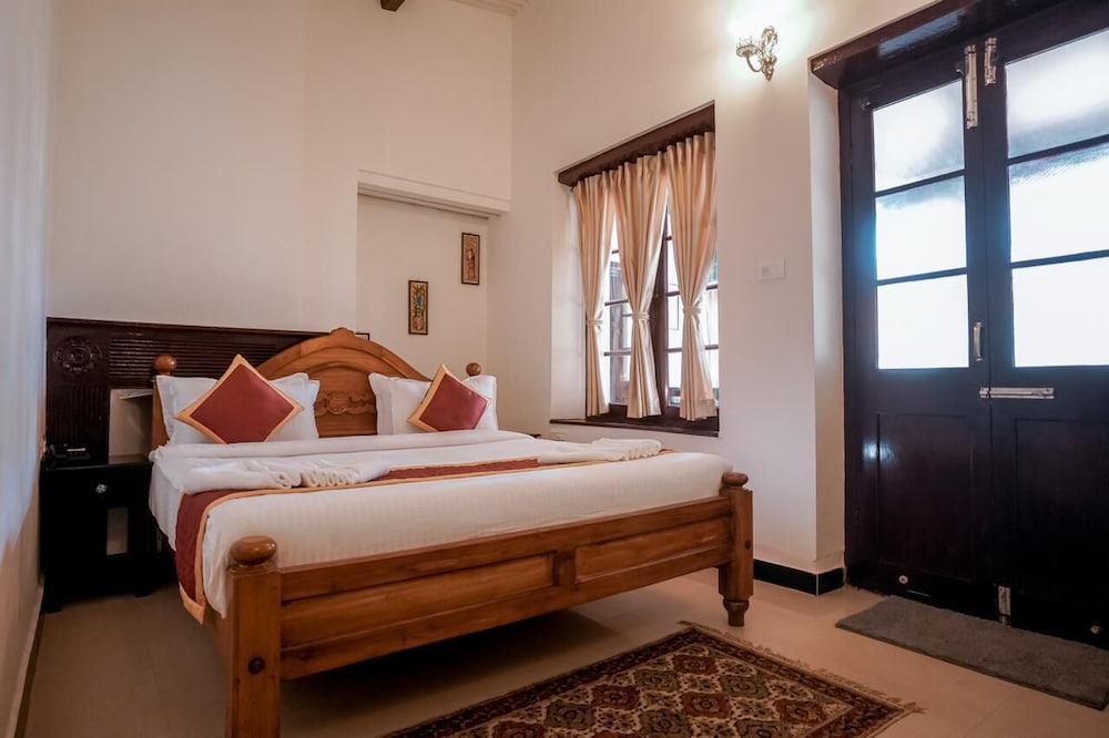 lakefront home hotel