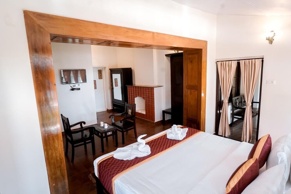 lakefront home hotel