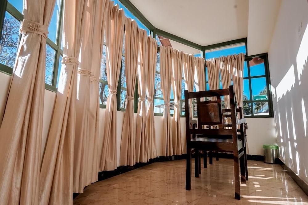 lakefront home hotel