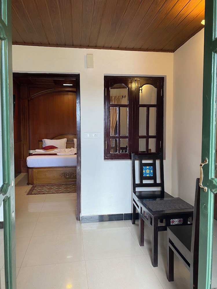 lakefront home hotel