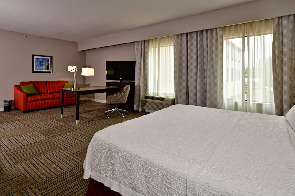 hampton inn and suites fredericksburg