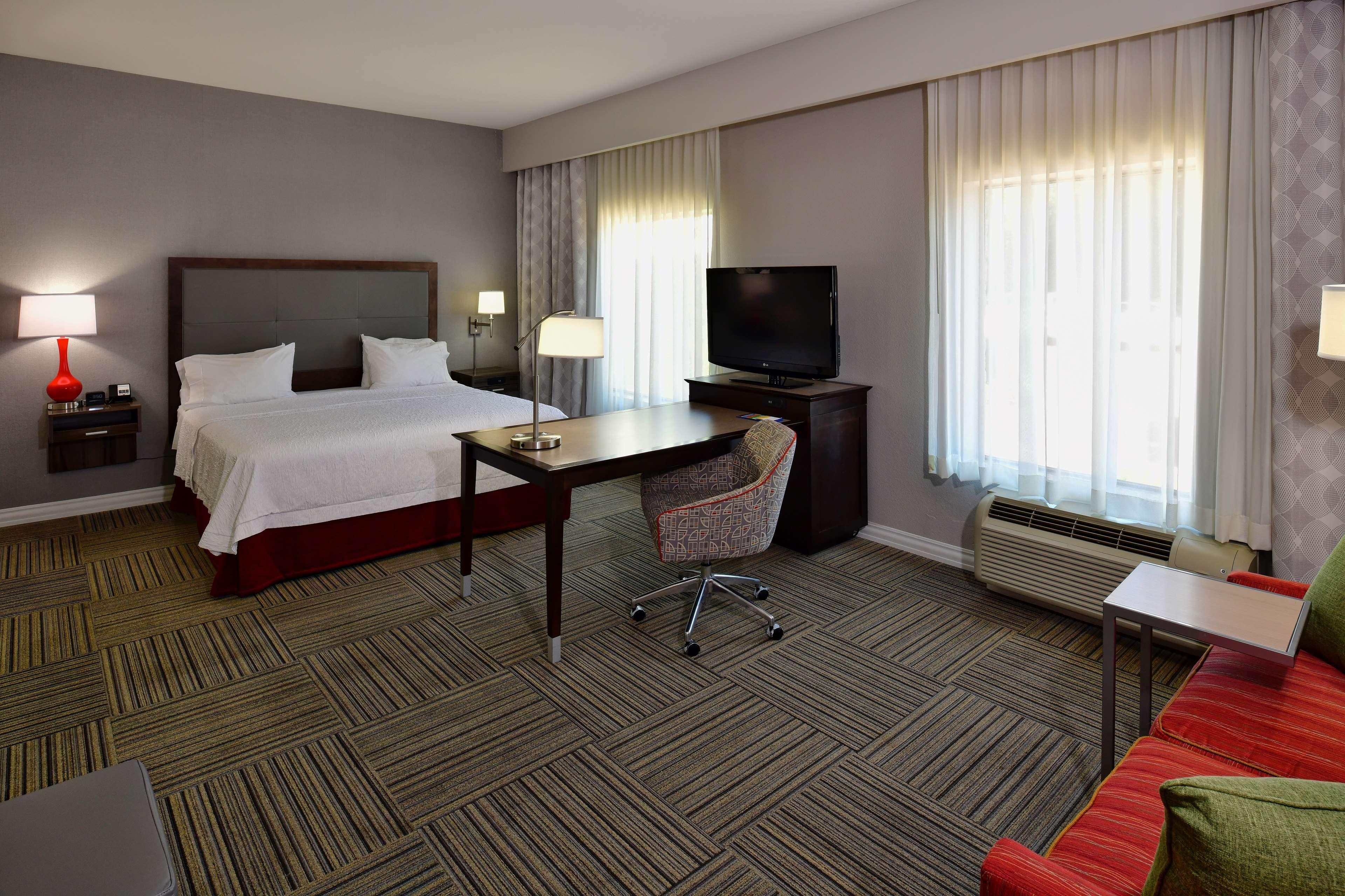 hampton inn and suites fredericksburg