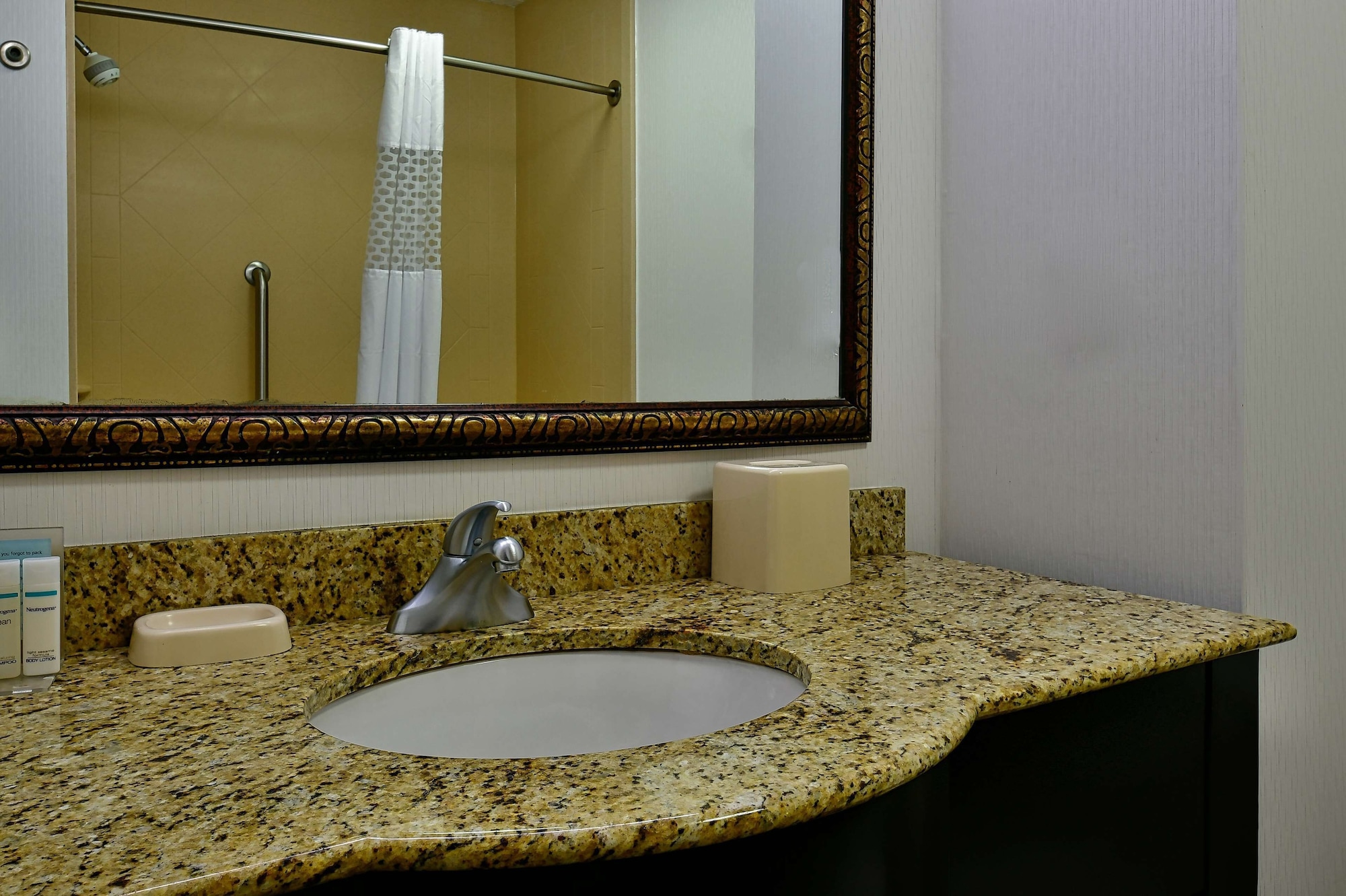 hampton inn and suites fredericksburg