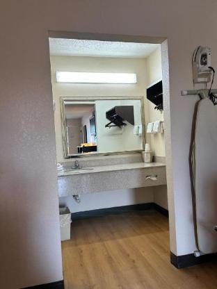 red roof inn fredericksburg south