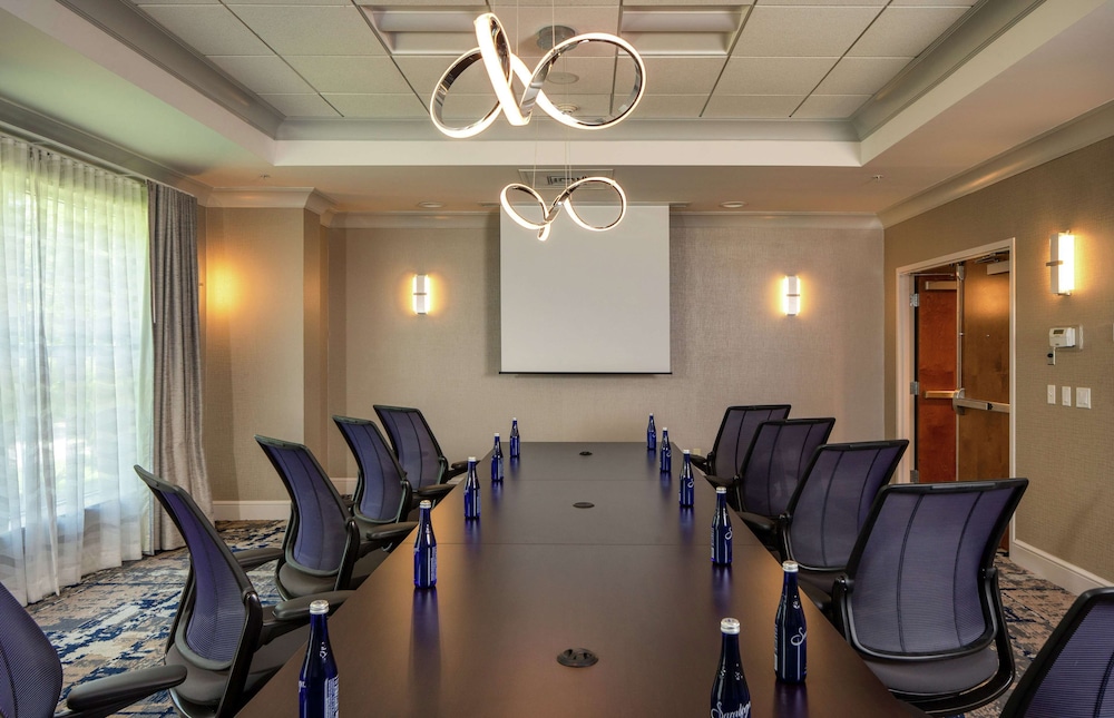 hilton garden inn freeport downtown
