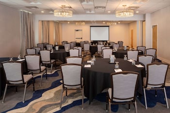 hilton garden inn freeport downtown