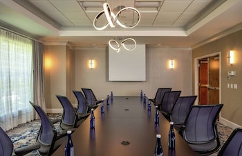 hilton garden inn freeport downtown