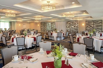 hilton garden inn freeport downtown