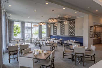 hilton garden inn freeport downtown