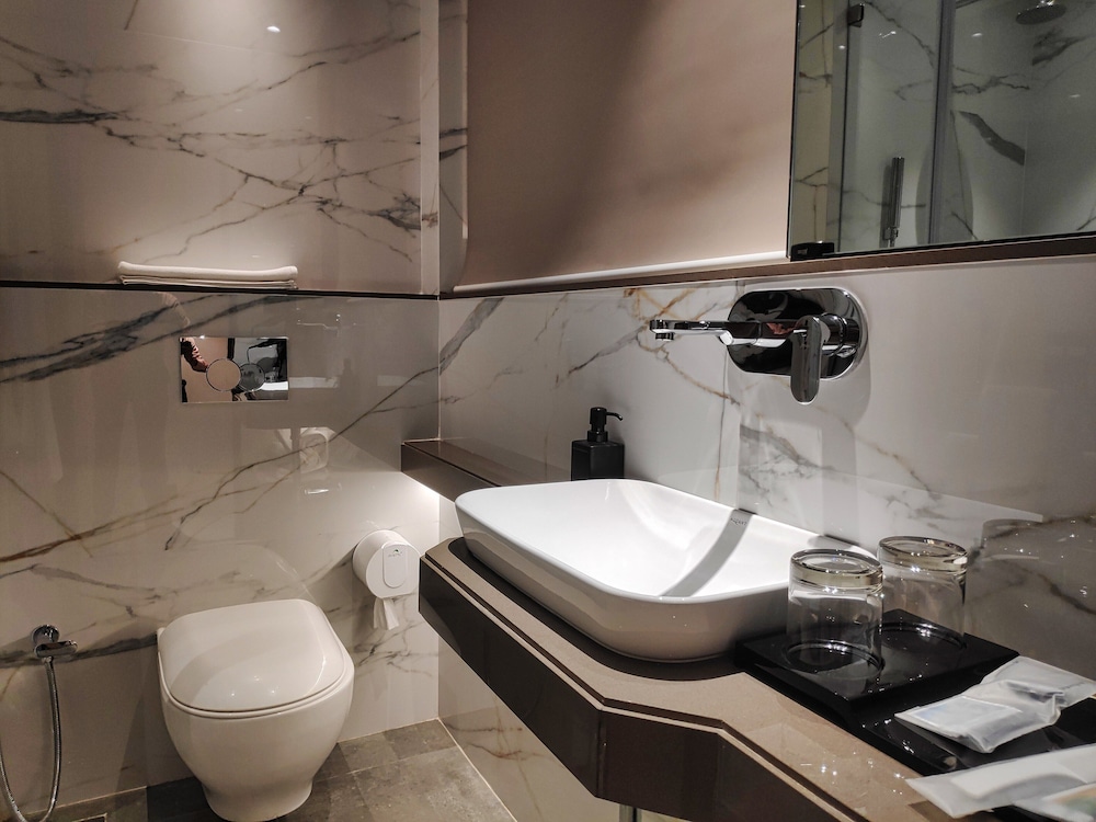 maxxvalue hotel midc