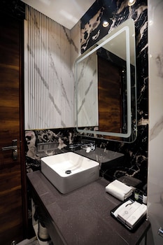 opo hotel iffco chowk