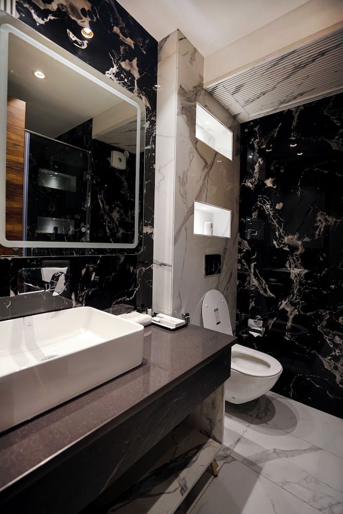 opo hotel iffco chowk