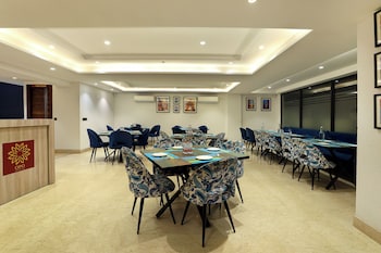 opo hotel iffco chowk