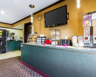 Econo Lodge Madison East,Madison>>Dane,2 star