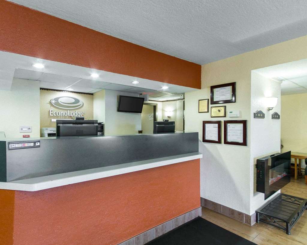 econo lodge madison east