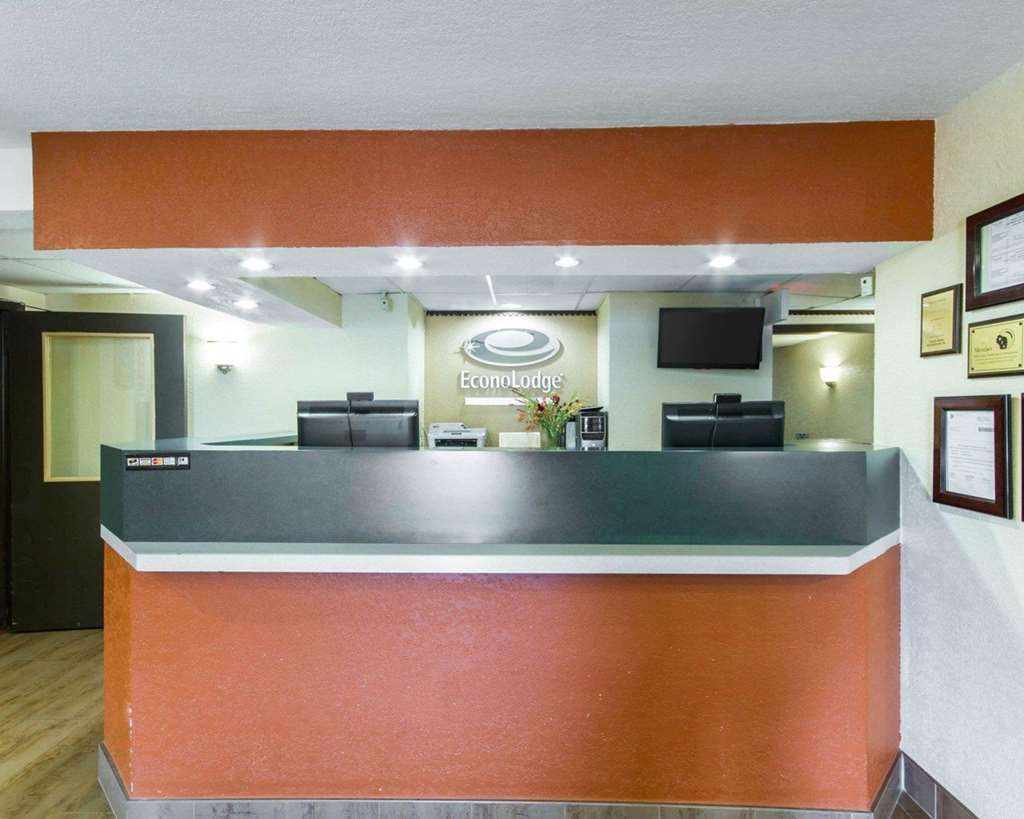 econo lodge madison east