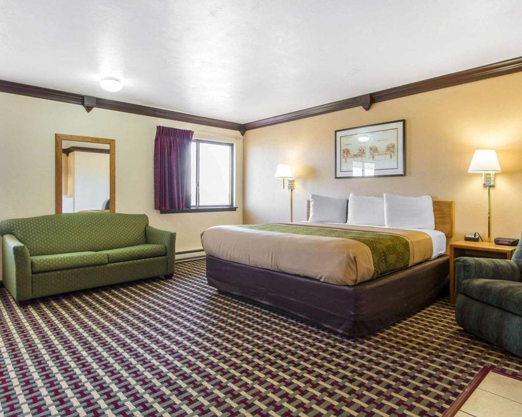 econo lodge madison east