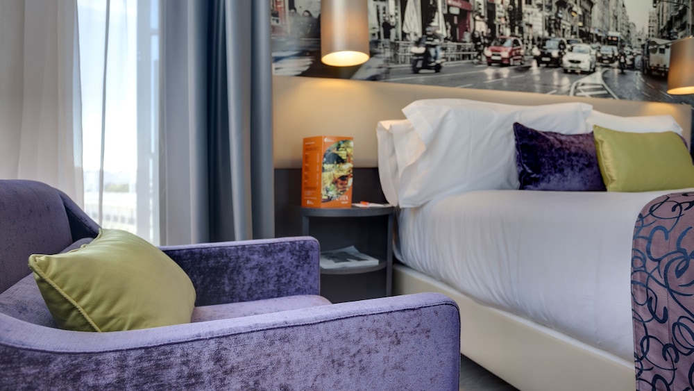 hotel indigo madrid gran via by ihg