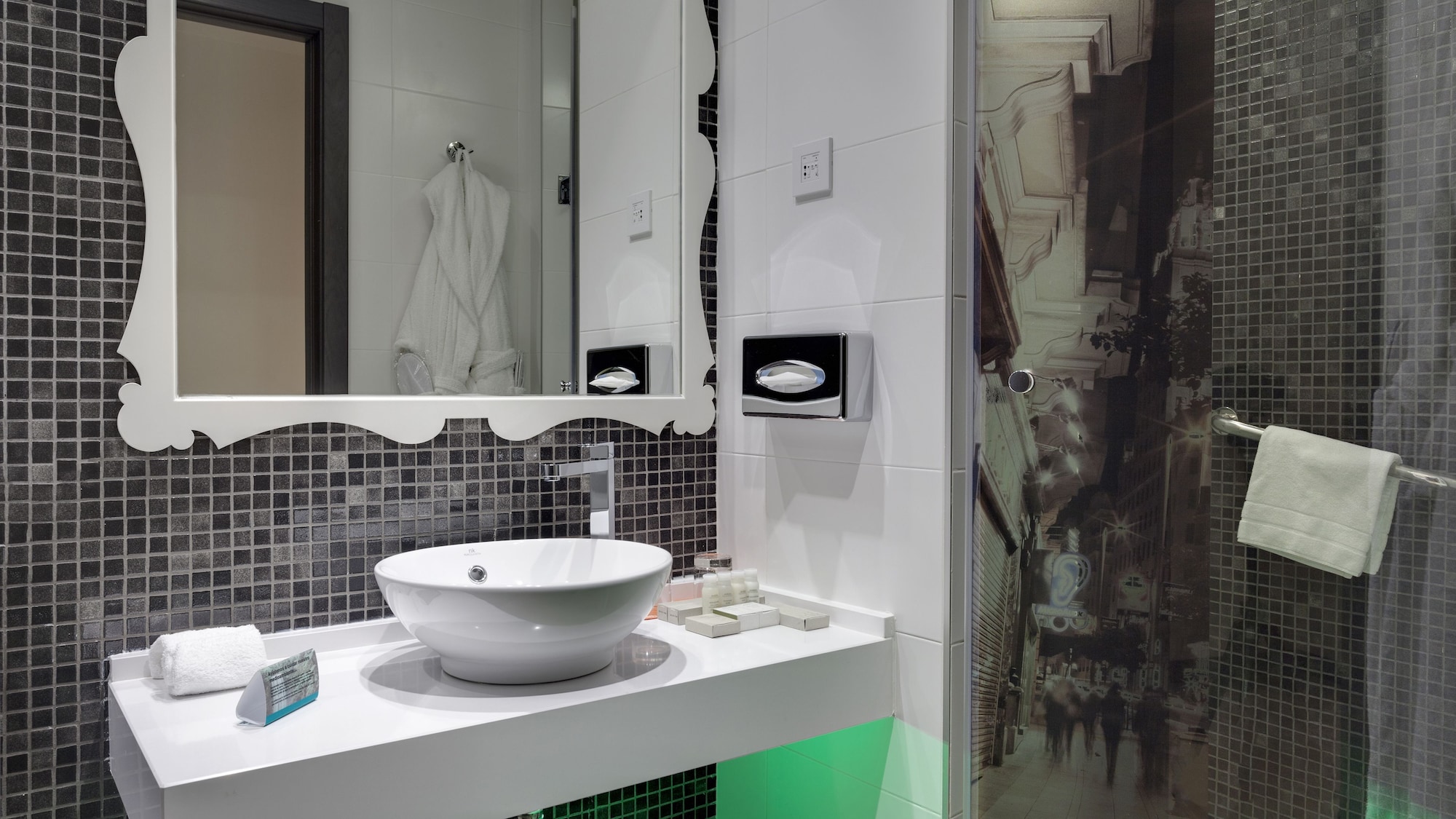 hotel indigo madrid gran via by ihg