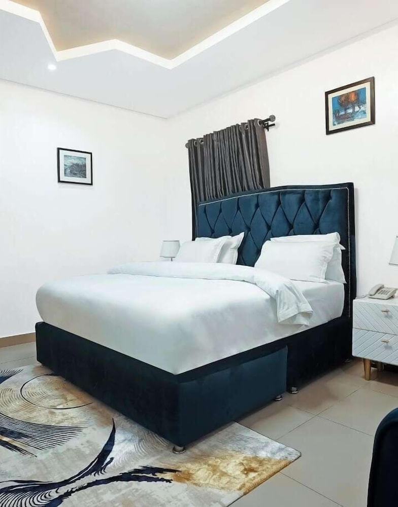 mambillah hotels and event centre