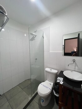 hotel perla central malecon