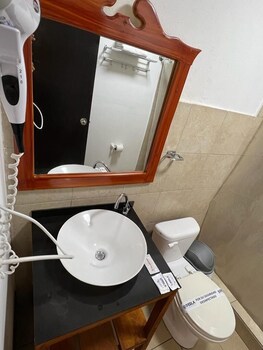 hotel perla central malecon