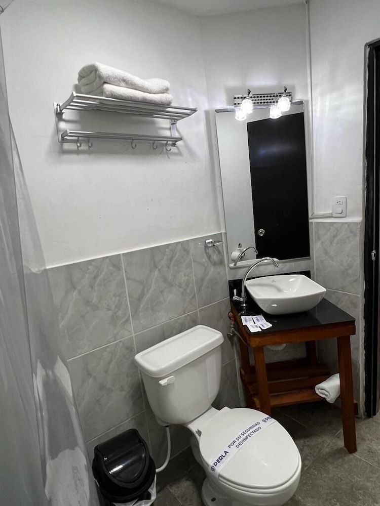 hotel perla central malecon