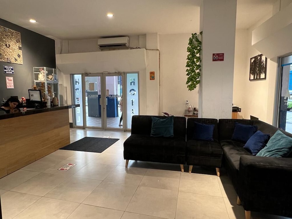 hotel perla central malecon