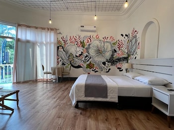 hotel perla central malecon