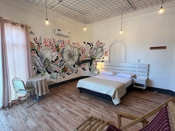 hotel perla central malecon