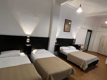 hotel perla central malecon