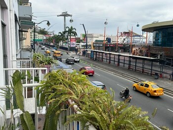 hotel perla central malecon
