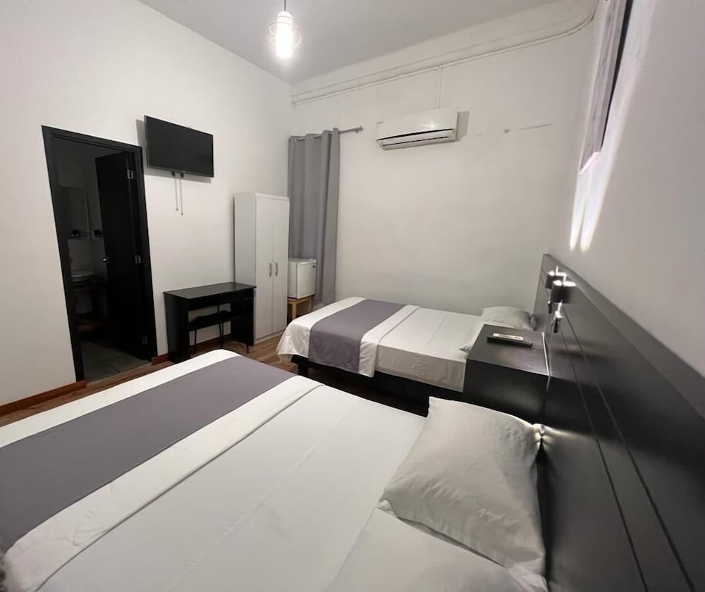 hotel perla central malecon