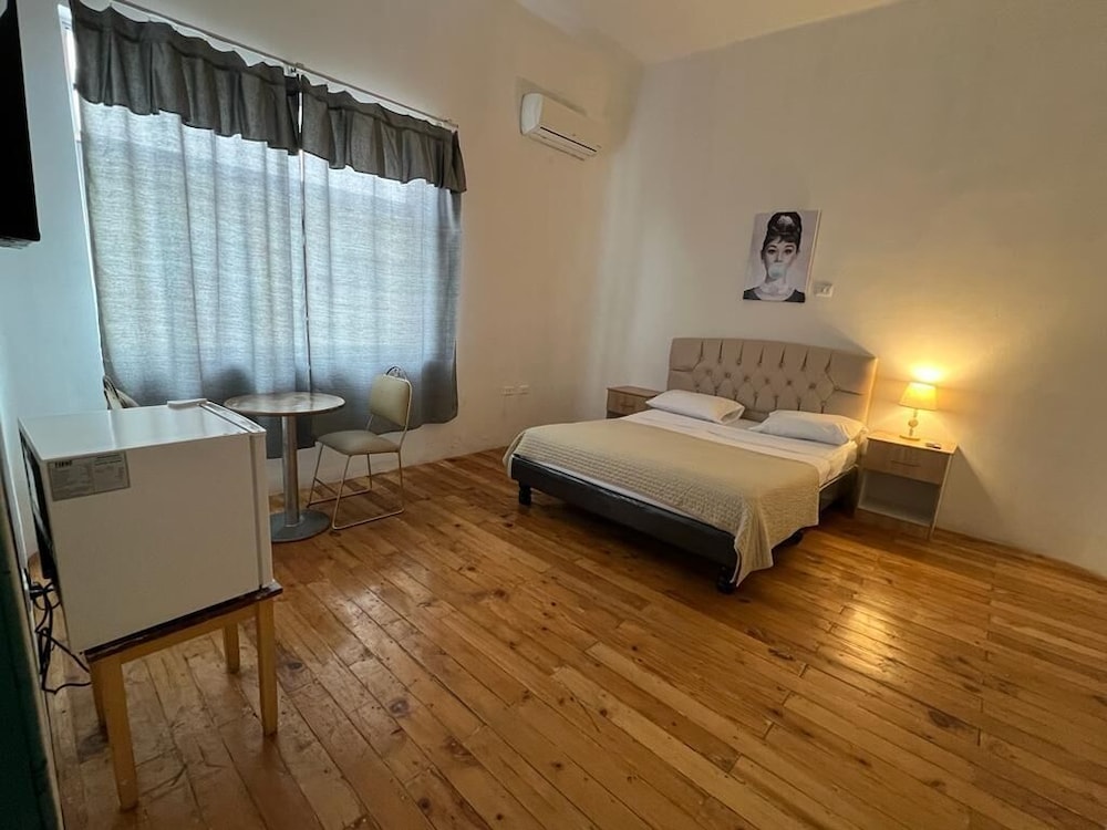 hotel perla central malecon