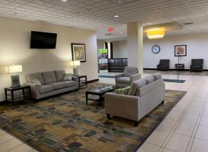 quality inn and suites downtown mansfield