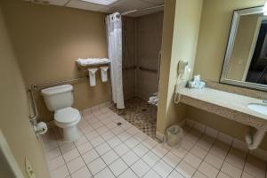 quality inn and suites downtown mansfield