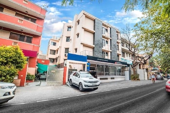 hotel diamond tree saket