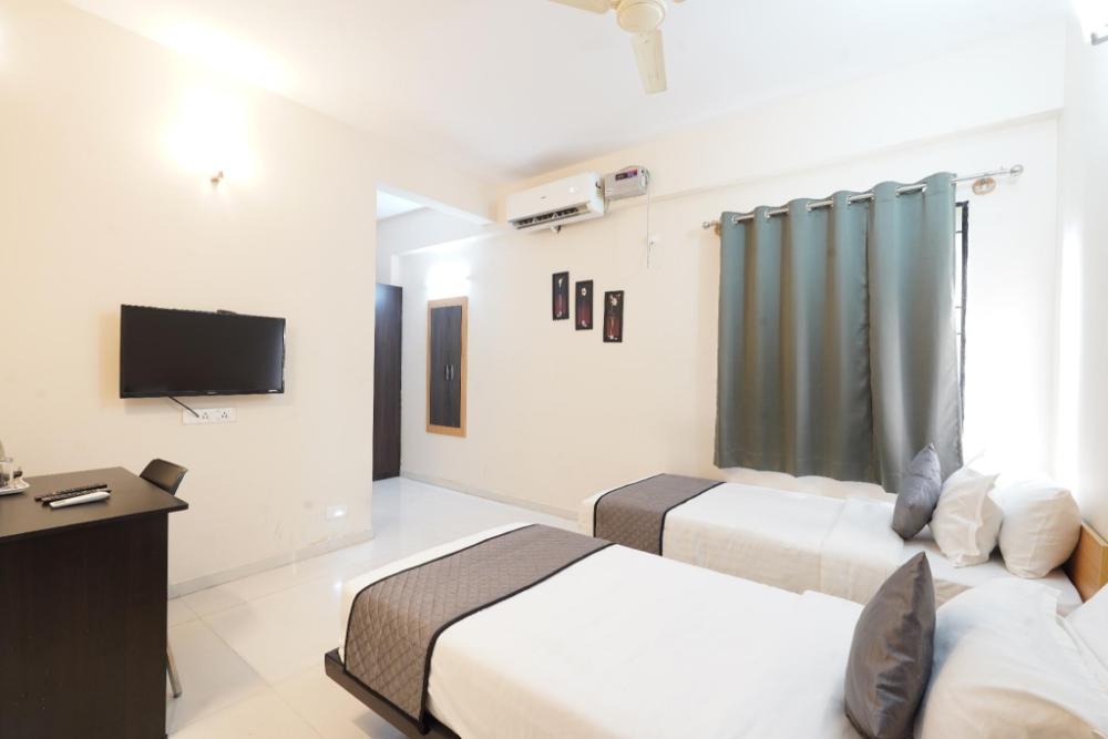 uapr hotels nearby bagmane tech park