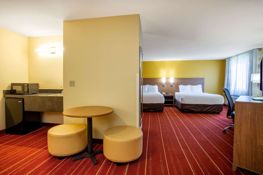 days inn by wyndham marquette