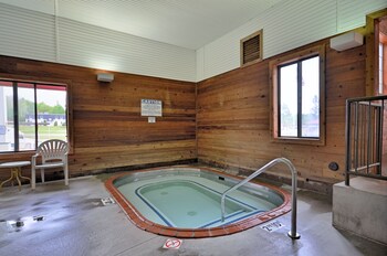 days inn by wyndham marquette